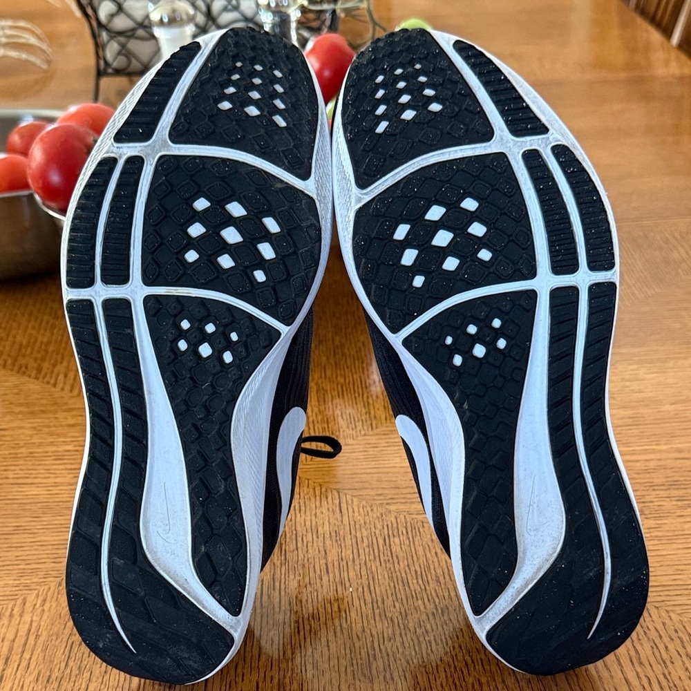 Women’s Nike Pegasus 39 size 8.5 Running Shoes - Picture 10 of 14